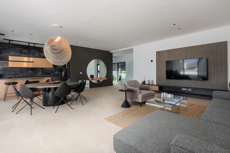 prikaz modernog dnevnog boravka otcorenog koncepta